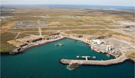 10.01.2017 Reykjanesbær: Fráveita leidd úr Helguvíkurhöfn 2017