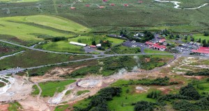 Framkvæmdir eru hafnar við sjö þúsund fermetra hótelbyggingu við Geysi í Haukadal