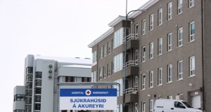 10.5.2016 Sjúkrahúsið á Akureyri Endurbætur á þaki B-álmu