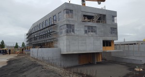 Hornsteinn lagður að byggingu Stofnunar Vigdísar Finnbogadóttur