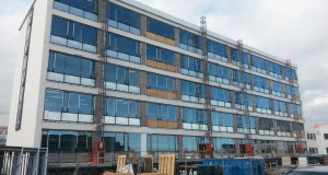 Miklar framkvæmdir staðið yfir á lögreglustöðinni við Hverfisgötu í Reykjavík