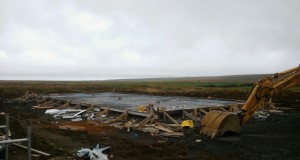 Stálgrindarhús rís við Langaholt í Lauganesbyggð