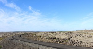 Göngu- og hjólareiðastígurinn við Grindavíkurveg teygir sig áfram