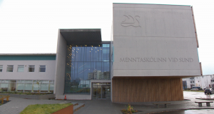 900 gallar í nýbyggingu MS