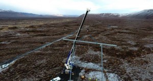 Þrjú möstur Kröflulínu þutu upp á fyrsta degi