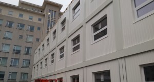 208 milljónir í gámaskrifstofur