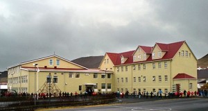 Loks fengust iðnaðarmenn í viðhald á Barnaskóla Vestmannaeyja