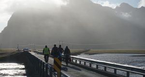 Byggja bráðabirgðabrú yfir Steinavötn