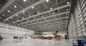 Fyrsta Boeing 757-200 tekin inn í nýtt flugskýli Icelandair á Keflavíkurflugvelli í vikunni