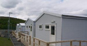 19.03.2025 Skólaþorp – Færanlegar kennslustofur úr timbri. Bygging og uppsetning.