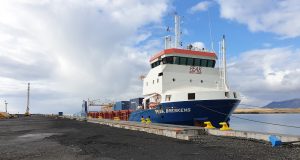 Fyrsta flutningaskipið til hafa viðlegu á hinum nýja Kleppsbakka