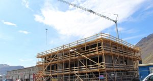 Ísafjörður: Fyrsta íbúðin seld í nýbyggingu við Sindragötu