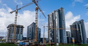 Ákvörðun um „framandi“ háhýsi felld úr gildi