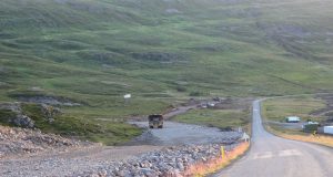 Lagning nýs vegar í Hestfirði og Seyðisfirði í Ísafjarðardjúpi gengur samkvæmt áætlun