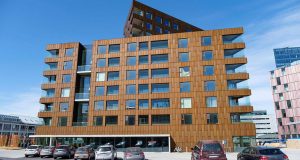 Keyptu tvær íbúðir á um 400 milljónir