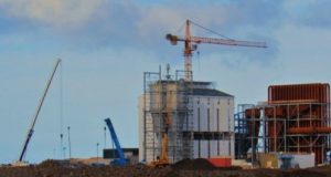 Endurbætur á silikonverksmiðju skapa um 90 störf