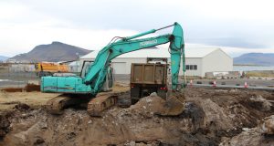 Grófu niður á olíumengaðan jarðveg á Akranesi