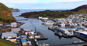 18.05.2021 Vestmannaeyjahöfn: Skipalyftukantur, þekja og lagnir 2021