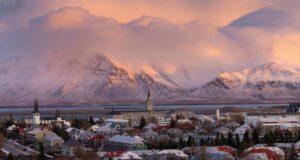 Leyndi kaupendur ólöglegum framkvæmdum og þarf að greiða tíu milljónir í bætur