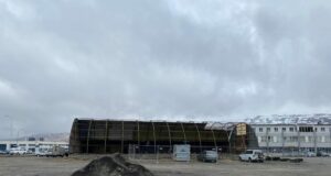 Niðurrif hafið á reit Krónunnar á Akureyri