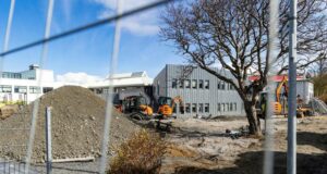 Fá boltavelli í stað gamals og ónýts húss