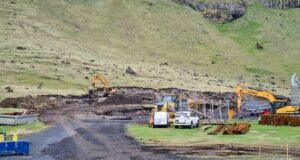 Framkvæmdir hafnar við nýjan veg í Friðarhöfn í Vestmannaeyjum