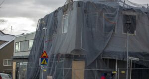 Niðurrif hafið á rústunum við Bræðraborgarstíg