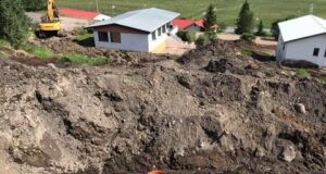 Tjónið vegna aurskriðunnar hleypur á milljónum króna