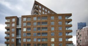 Heil hæð til sölu