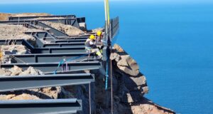 Bolafjall: Unnið að útsýnispalli í 600 metra hæð