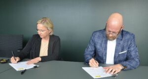 Vegagerðin og ÞG Verk skrifa undir samning vegna byggingar brúa yfir Hverfisfljót og Núpsvötn