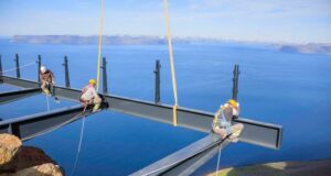 Sallarólegir við störf í rúmlega 600 metra hæð