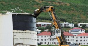 Olíudreifing lætur rífa gömlu olíutankana á Siglufirði