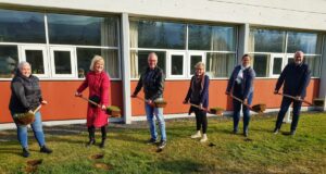 Fyrsta skóflustunga viðbyggingar við Hrafnagilsskóla