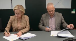 Skrifað undir verksamning um brú yfir Stóru-Laxá