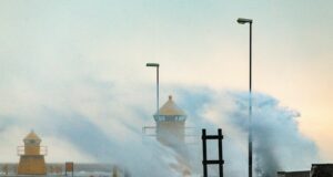 Fá hærri bætur vegna þaks sem fauk af í miklu óveðri