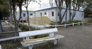 Arkitekt segist ekki tefja verk