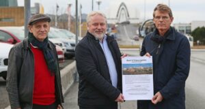 Bæjarstjórinn segir rangt að flestir séu andvígir miðbæjarskipulaginu