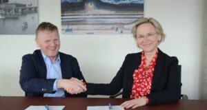 Skrifað undir verksamning um vegagerð í Teigsskógi