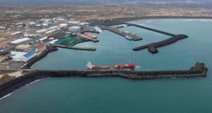 16.04.2026 Flataskersbryggja. Steypt staurabryggja.