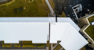 Samþykkja niðurrif á öllum eignum nema Salthúsinu í Grindavík