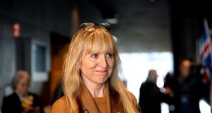 Forsetaframbjóðandi í stappi við borgina