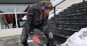 Kirkjutröppunum á Akureyri lokað á ný