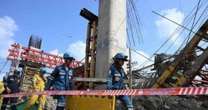 Nokkrir látnir eftir að byggingakrani hrundi