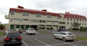 Opnun útboðs: Þakendurnýjun Flúðabakki 2-3, Blönduósi