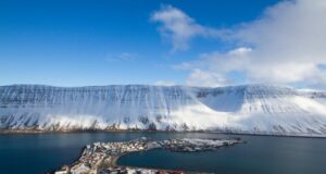 10.04.2025 Fyrirstöðugarður við Suðurtanga 2025.