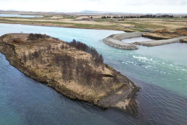 21.04.2025 Ölfusá. Efri-Laugardælaeyja