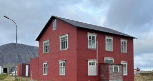 Vill sigla með Faktorshúsið í nýjan bæ