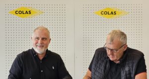 Colas Ísland og Óskatak undirrituðu verksamning um gatnagerð við nýja Ölfusárbrú