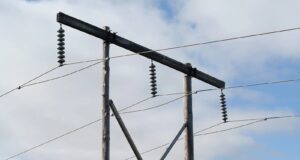 Vík og Þórshöfn bíða eftir betri línum á meðan RARIK og Landsnet deila um hver skuli borga